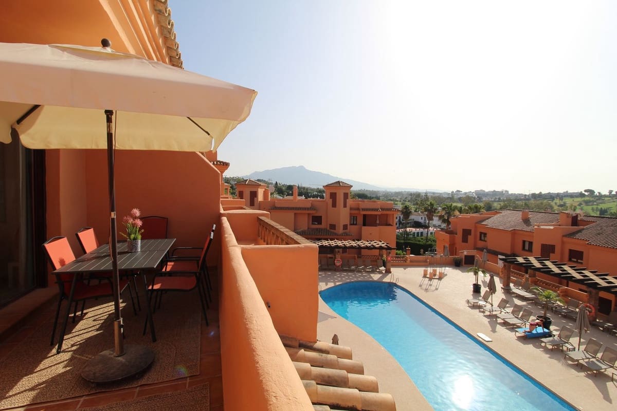 2 sovrum Lägenhet till salu i El Paraiso med pool - 310 000 € (Ref: 9288452)