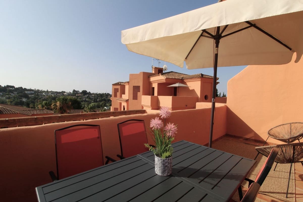 2 sovrum Lägenhet till salu i El Paraiso med pool - 310 000 € (Ref: 9288452)
