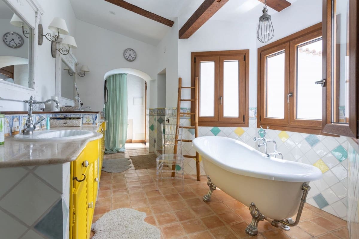 5 soverom Villa til salgs i Guadalmina med svømmebasseng garasje - € 3 800 000 (Ref: 9288454)