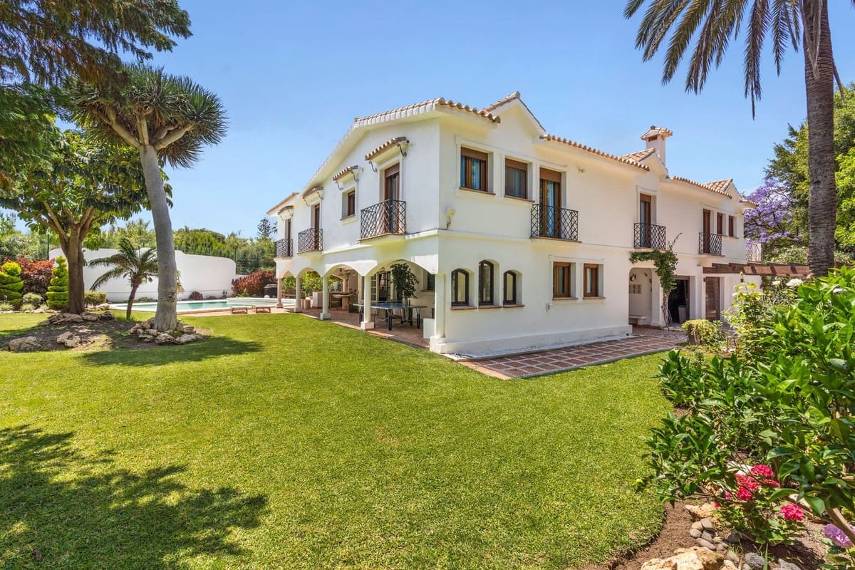 Chalet de 5 habitaciones en Guadalmina en venta con piscina garaje - 3.800.000 € (Ref: 9288454)