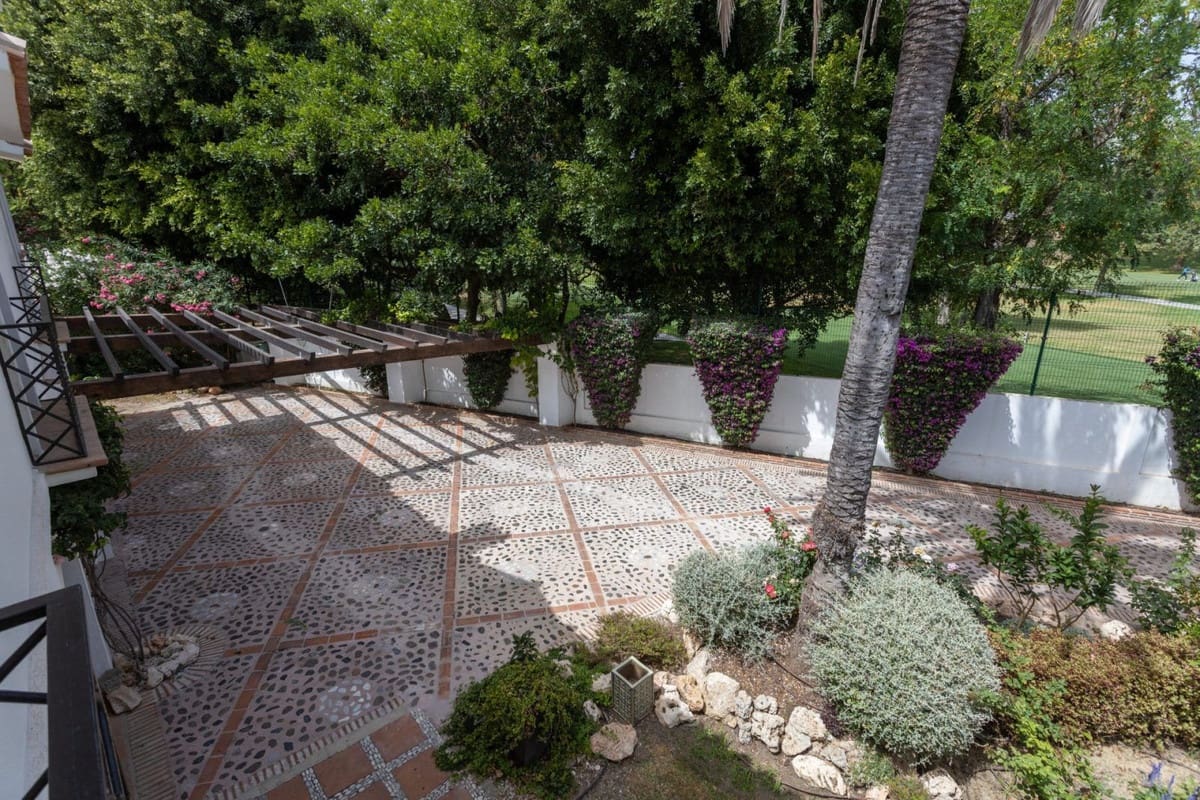 Chalet de 5 habitaciones en Guadalmina en venta con piscina garaje - 3.800.000 € (Ref: 9288454)