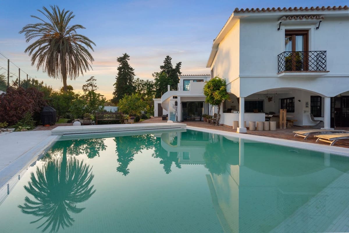 5 bedroom Villa for sale in Guadalmina with pool garage - € 3,800,000 (Ref: 9288454)