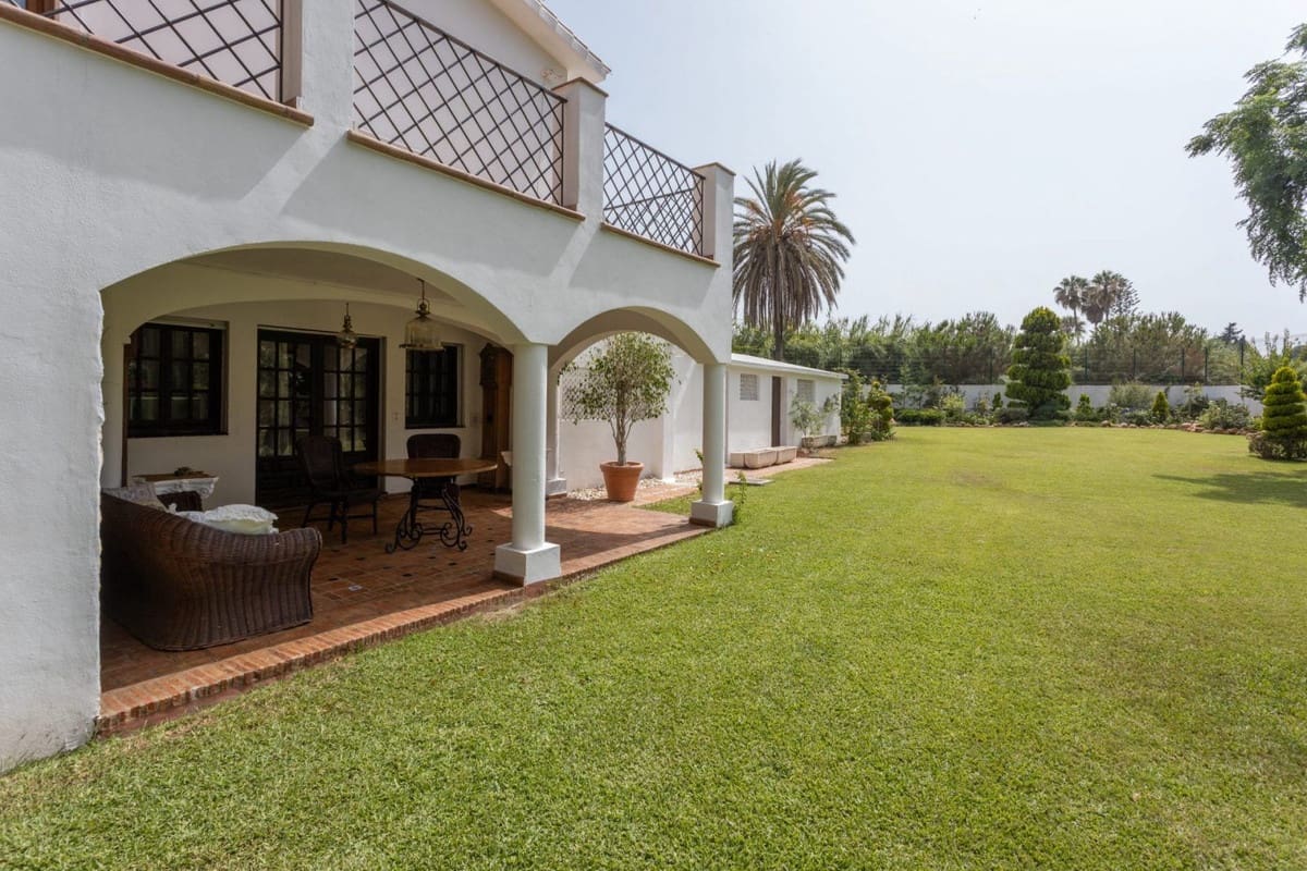 5 bedroom Villa for sale in Guadalmina with pool garage - € 3,800,000 (Ref: 9288454)