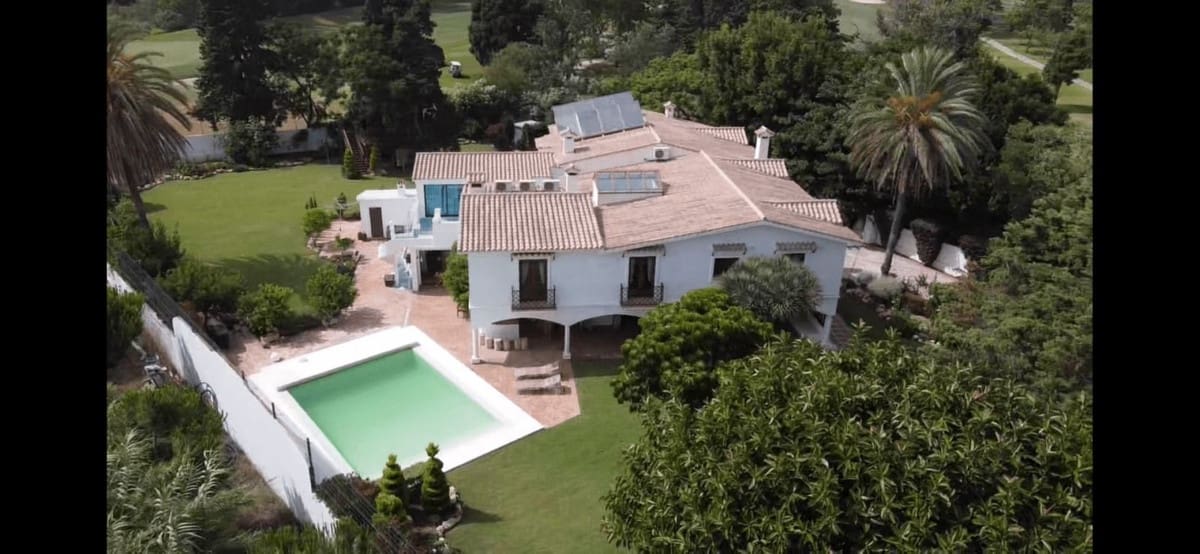 5 bedroom Villa for sale in Guadalmina with pool garage - € 3,800,000 (Ref: 9288454)