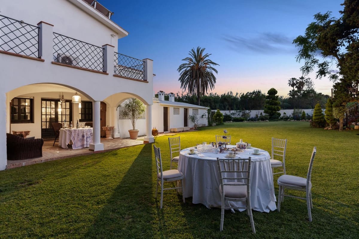 5 bedroom Villa for sale in Guadalmina with pool garage - € 3,800,000 (Ref: 9288454)