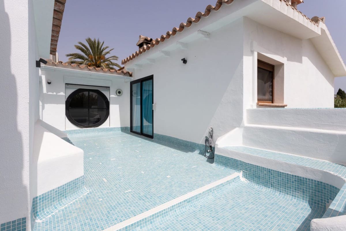 5 bedroom Villa for sale in Guadalmina with pool garage - € 3,800,000 (Ref: 9288454)