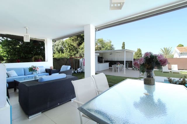 5 quarto Moradia para venda em San Pedro de Alcantara, Marbella com piscina garagem - 1 950 000 € (Ref: 9288455)
