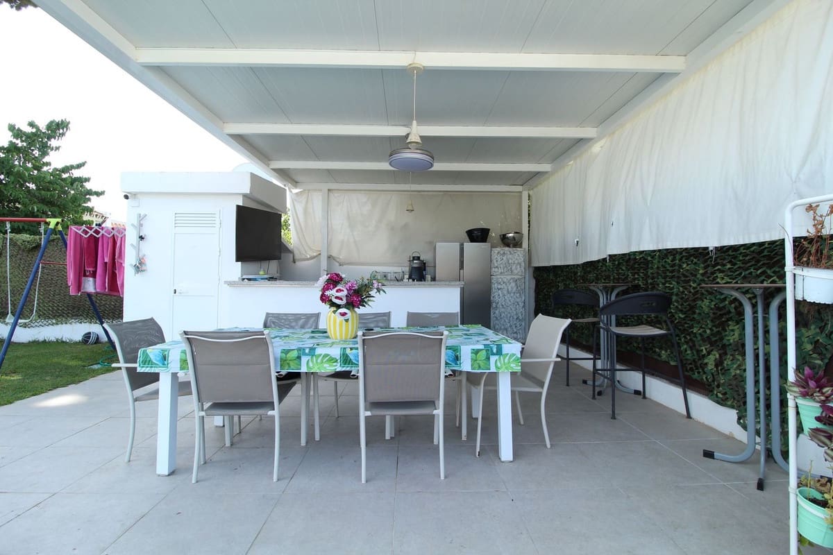 5 bedroom Villa for sale in San Pedro de Alcantara with pool garage - € 1,950,000 (Ref: 9288455)