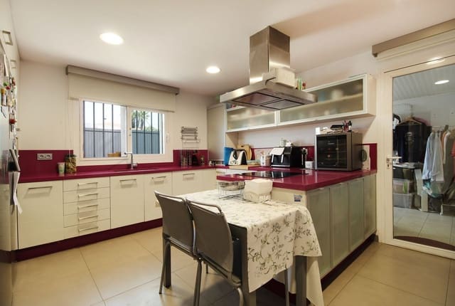 5 soverom Villa til salgs i San Pedro de Alcantara, Marbella med svømmebasseng garasje - € 1 950 000 (Ref: 9288455)
