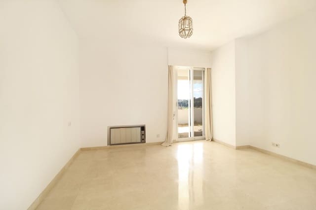 Apartamento de 3 habitaciones en Guadalmina Alta, Marbella en venta con piscina garaje - 640.000 € (Ref: 9288456)