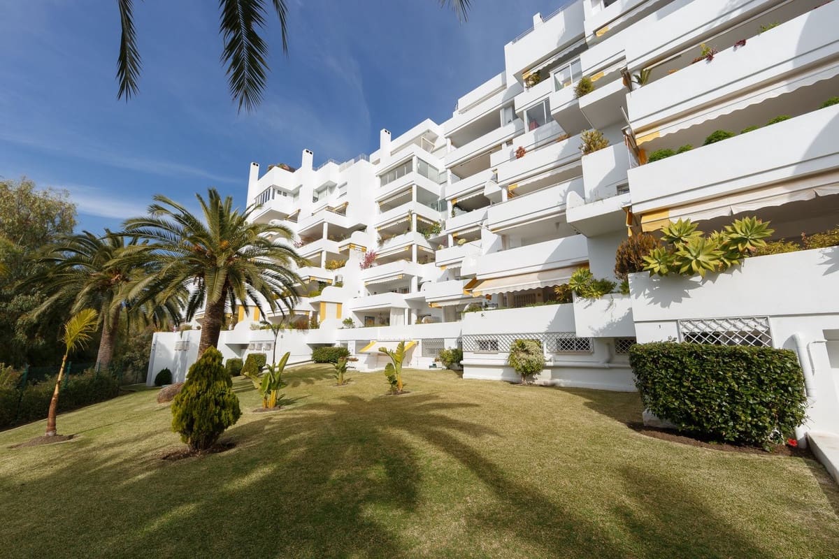 3 soveværelse Lejlighed til salg i Guadalmina med swimmingpool garage - € 640.000 (Ref: 9288456)