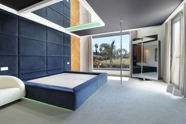 4 bedroom Villa for sale in Nueva Andalucia, Marbella with pool - € 2,360,000 (Ref: 9288457)