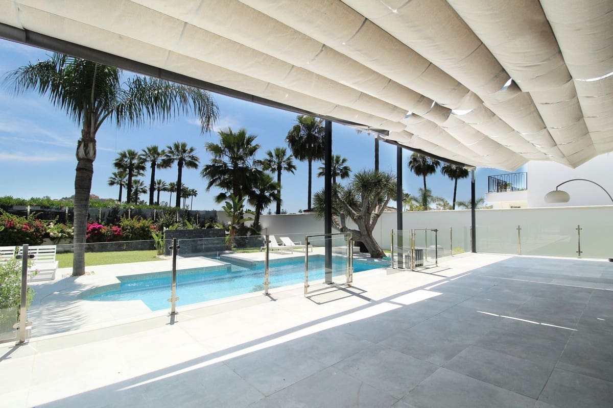 Chalet de 4 habitaciones en Nueva Andalucia en venta con piscina - 2.360.000 € (Ref: 9288457)