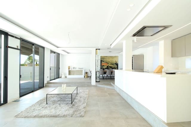 4 bedroom Villa for sale in Nueva Andalucia, Marbella with pool - € 2,360,000 (Ref: 9288457)