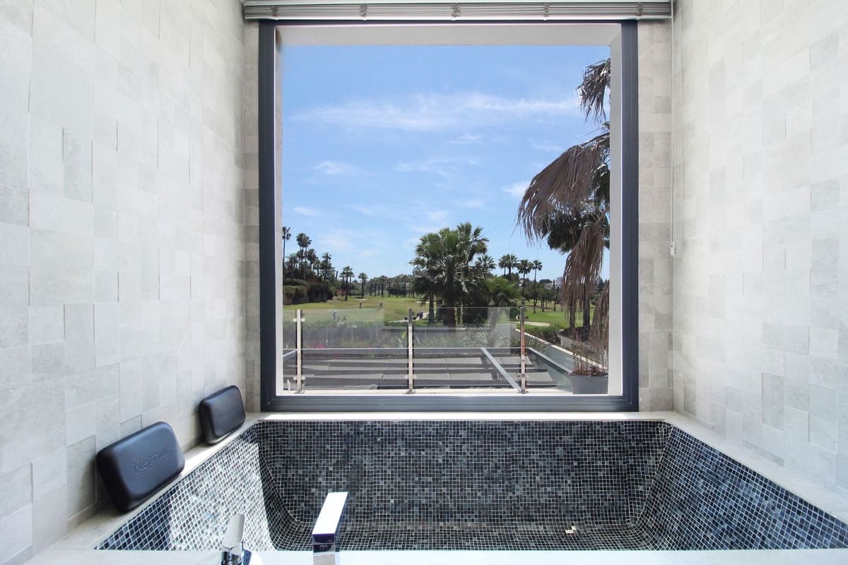 Chalet de 4 habitaciones en Nueva Andalucia en venta con piscina - 2.360.000 € (Ref: 9288457)