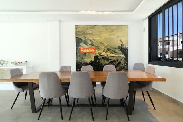 4 bedroom Villa for sale in Nueva Andalucia, Marbella with pool - € 2,360,000 (Ref: 9288457)