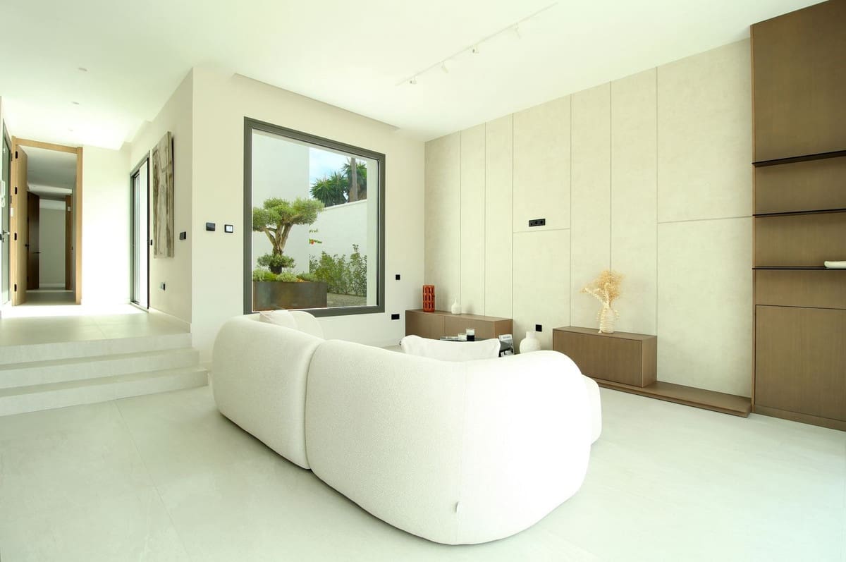 Chalet de 4 habitaciones en Estepona en venta con piscina garaje - 1.695.000 € (Ref: 9288458)