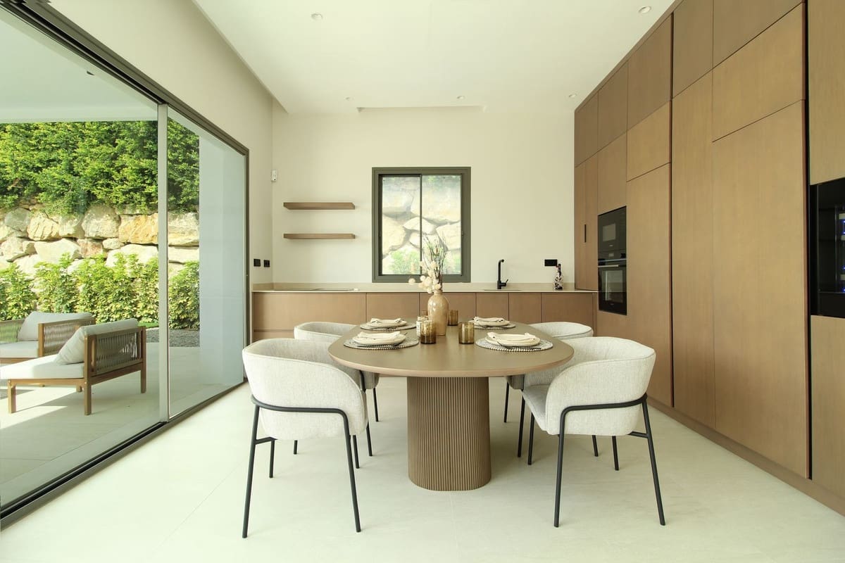 Chalet de 4 habitaciones en Estepona en venta con piscina garaje - 1.695.000 € (Ref: 9288458)