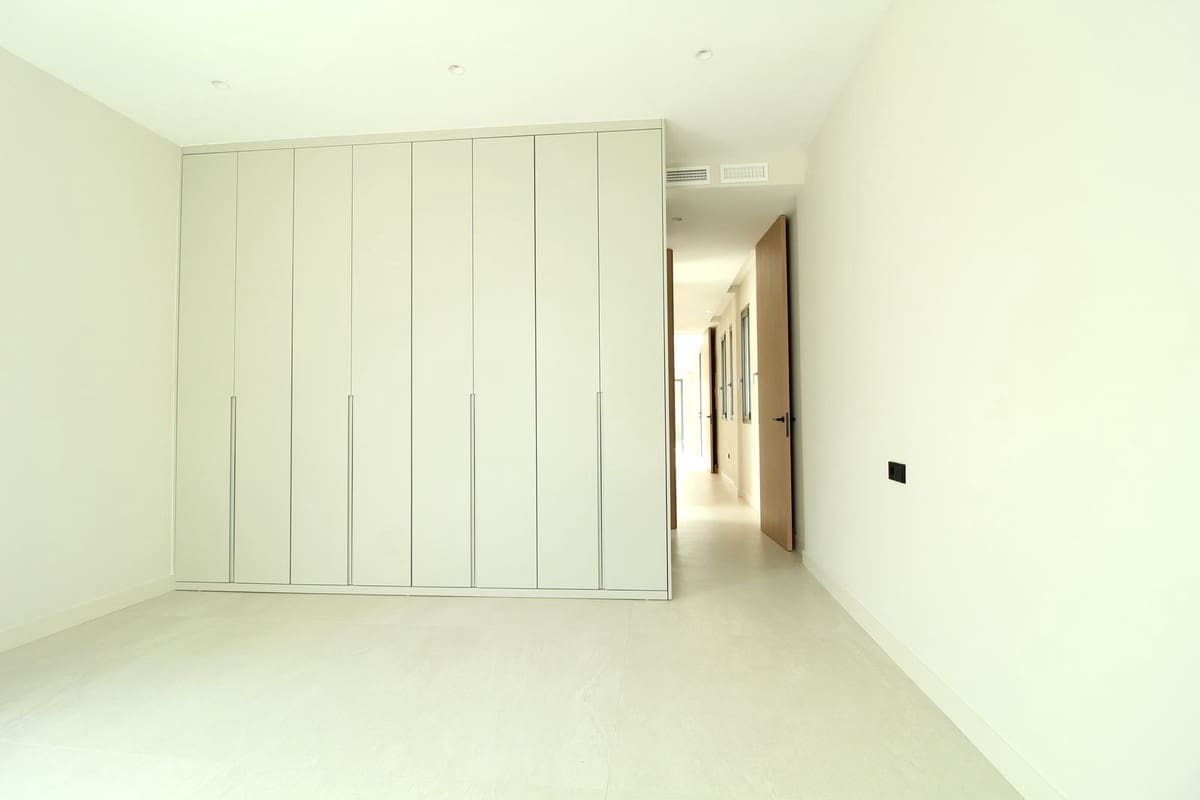 Chalet de 4 habitaciones en Estepona en venta con piscina garaje - 1.695.000 € (Ref: 9288458)