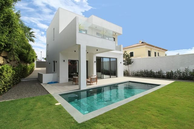 4 Zimmer Villa zu verkaufen in Estepona mit Pool Garage - 1.695.000 € (Ref: 9288458)
