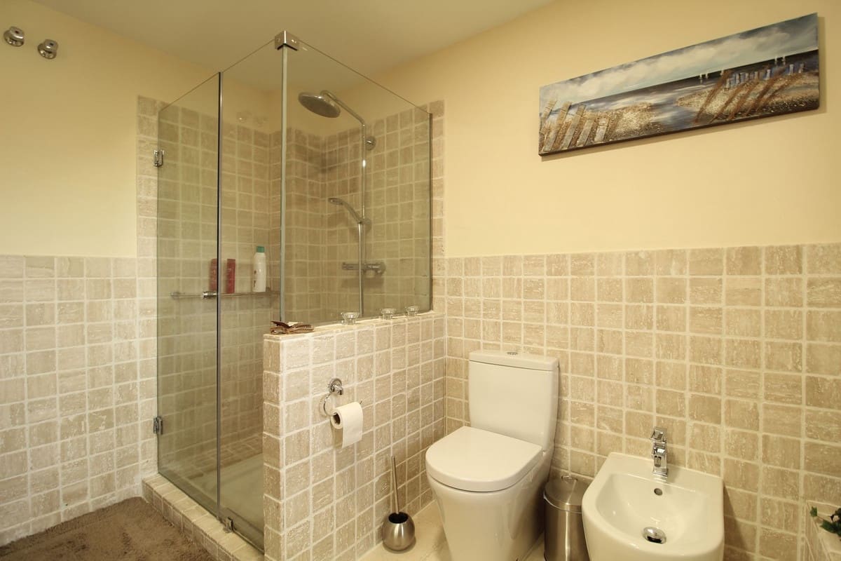 3 sypialnia Apartament na sprzedaż w Los Flamingos z basenem garażem - 699 000 € (Ref: 9288459)