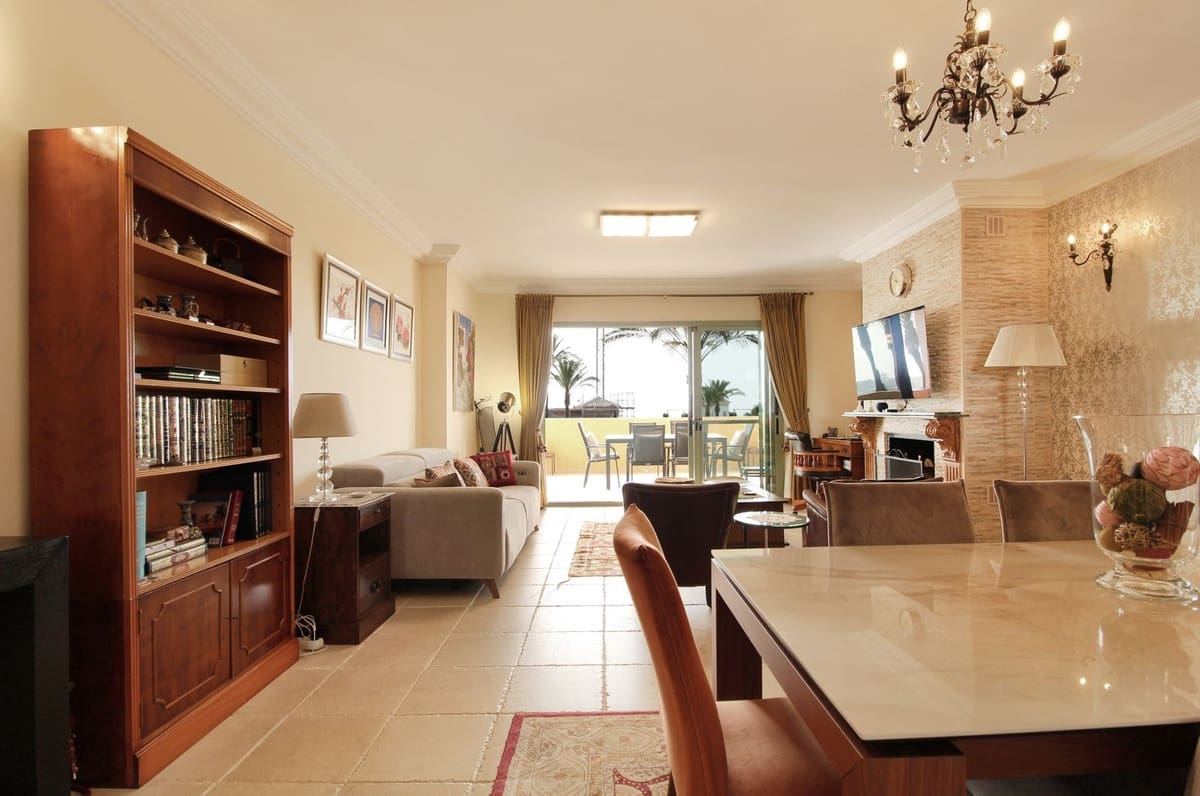 3 sypialnia Apartament na sprzedaż w Los Flamingos z basenem garażem - 699 000 € (Ref: 9288459)