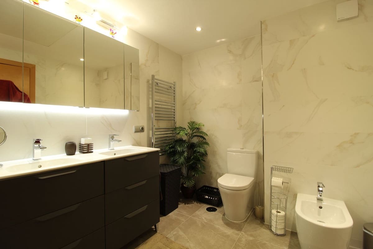 3 bedroom Apartment for sale in Los Flamingos with pool garage - € 699,000 (Ref: 9288459)