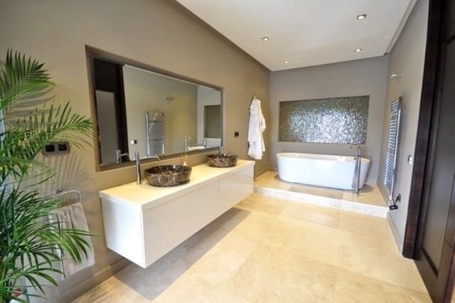 6 sypialnia Willa na sprzedaż w Guadalmina Baja, Marbella z basenem garażem - 5 950 000 € (Ref: 9288460)