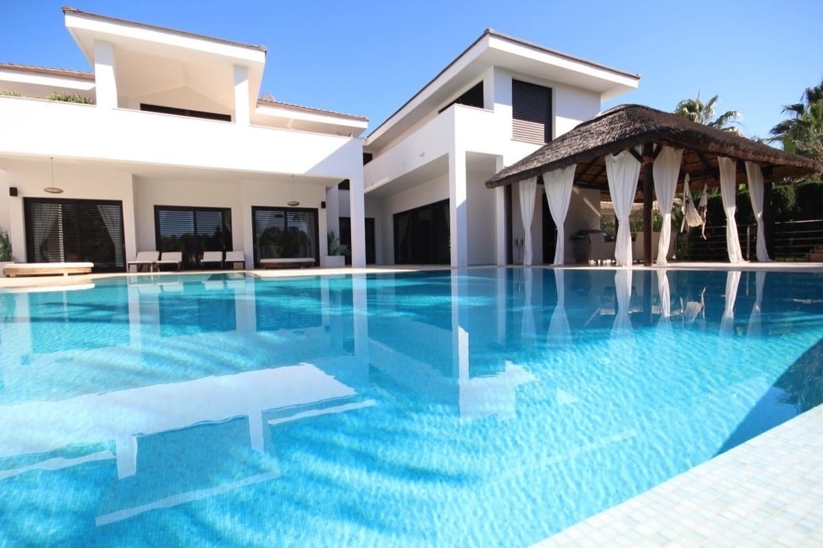 6 bedroom Villa for sale in Guadalmina with pool garage - € 5,950,000 (Ref: 9288460)