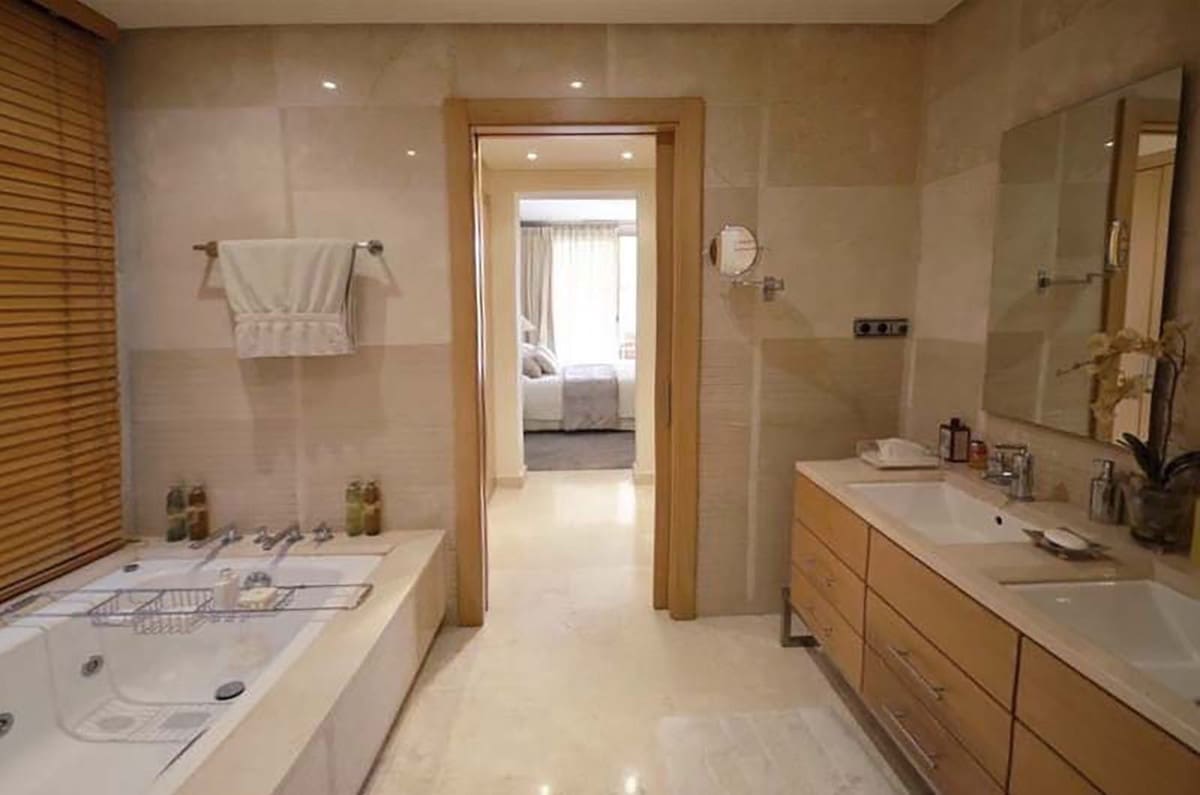 3 Zimmer Apartment zu verkaufen in Marbella mit Pool Garage - 1.575.000 € (Ref: 9288462)