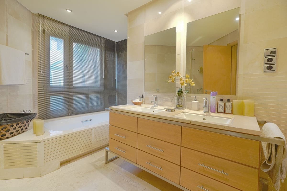 3 soveværelse Lejlighed til salg i Marbella med swimmingpool garage - € 1.575.000 (Ref: 9288462)