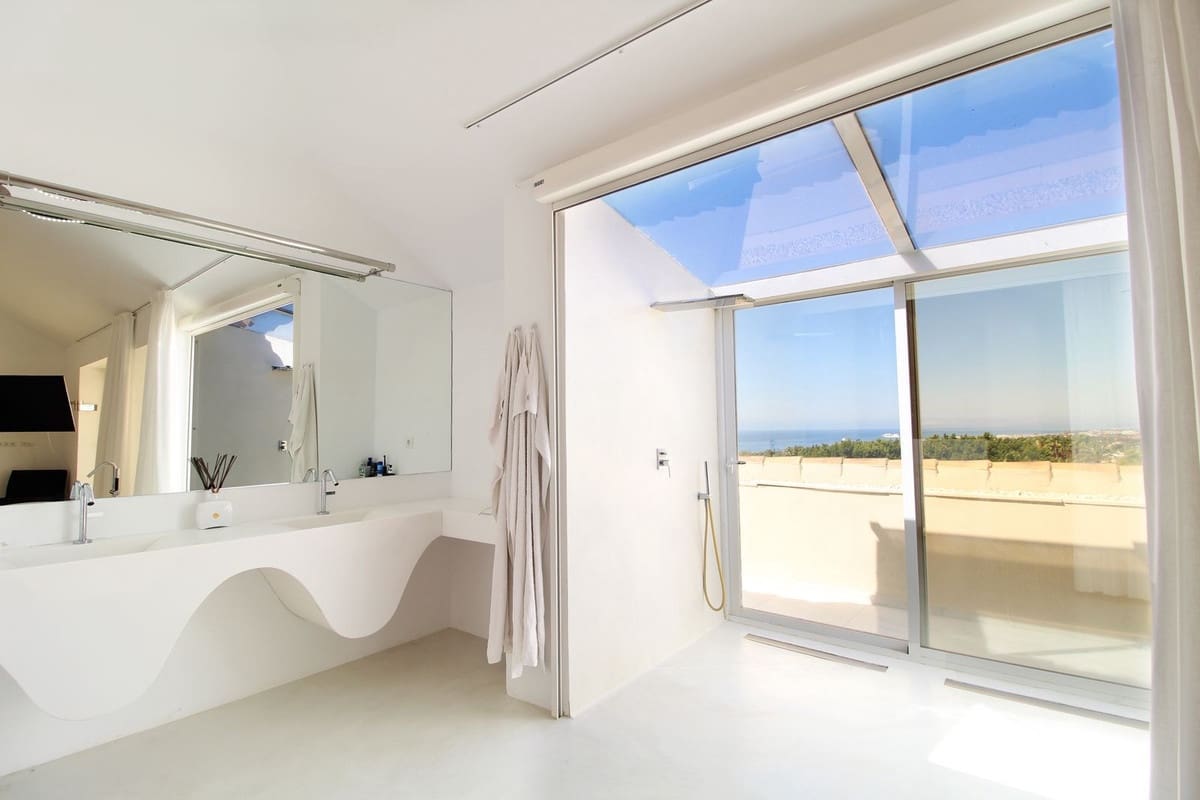 3 bedroom Apartment for sale in Golden Mile with pool garage - € 2,400,000 (Ref: 9288463)