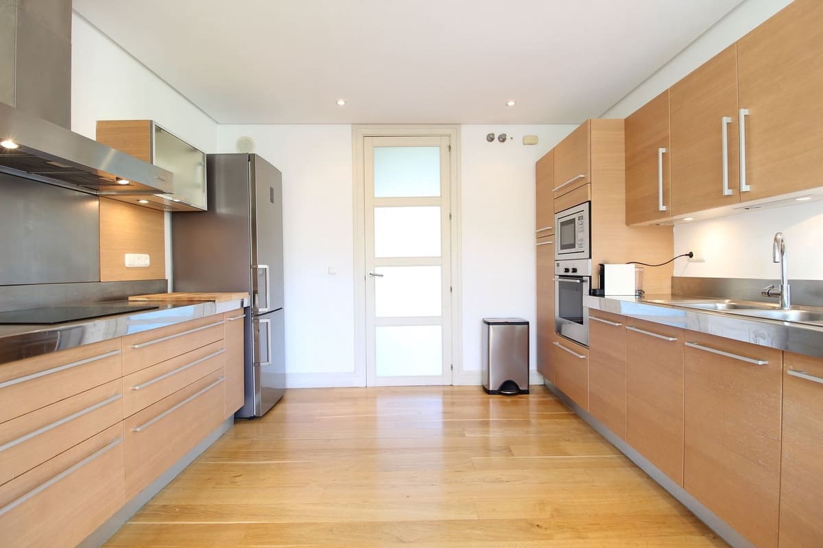 3 bedroom Apartment for sale in Golden Mile with pool garage - € 2,400,000 (Ref: 9288463)