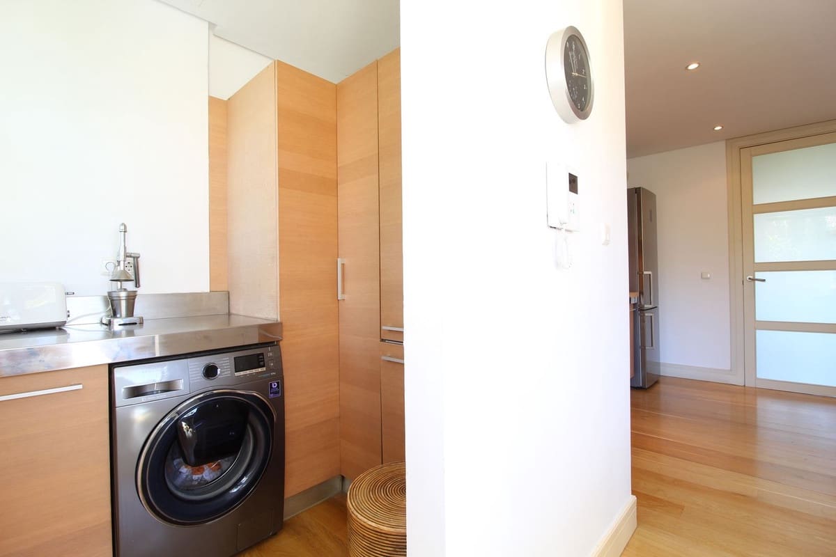 3 bedroom Apartment for sale in Golden Mile with pool garage - € 2,400,000 (Ref: 9288463)