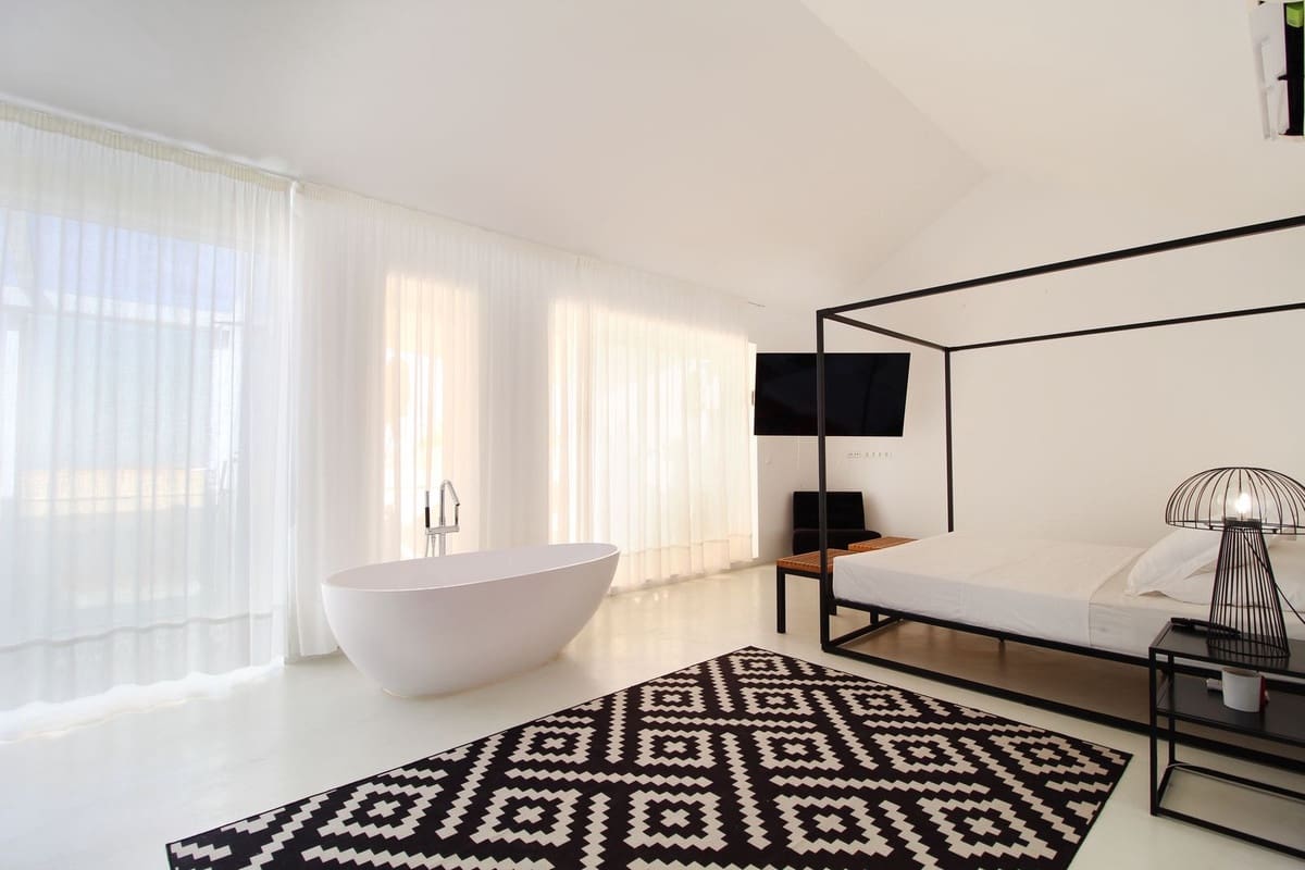 3 bedroom Apartment for sale in Golden Mile with pool garage - € 2,400,000 (Ref: 9288463)