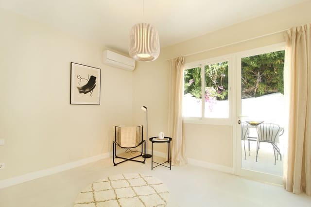 2 makuuhuone Paritalo myytävänä paikassa San Pedro de Alcantara, Marbella mukana uima-altaan 
autotalli - 549 000 € (Ref: 9288465)