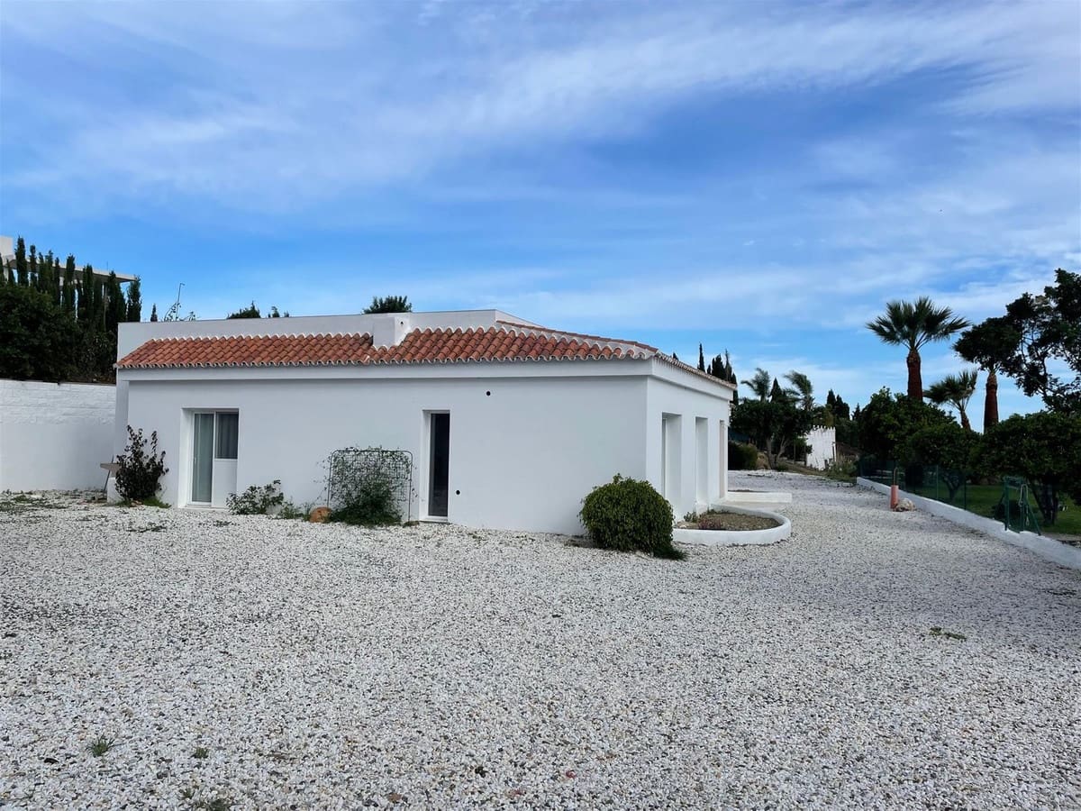 3 Zimmer Finca/Landgut zu verkaufen in El Velerin mit Pool - 950.000 € (Ref: 9288466)