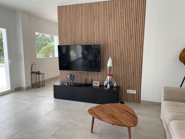 3 quarto Quinta/Casa Rural para venda em El Velerín, Estepona com piscina - 950 000 € (Ref: 9288466)