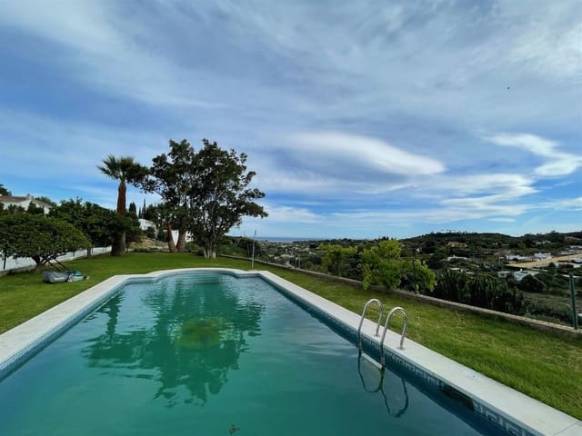 3 makuuhuone Maalaistalo myytävänä paikassa El Velerín, Estepona mukana uima-altaan - 950 000 € (Ref: 9288466)