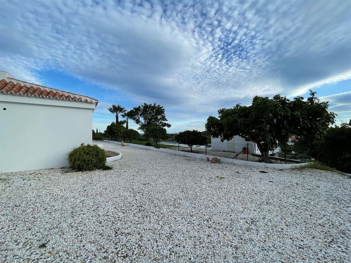 3 bedroom Finca/Country House for sale in El Velerin with pool - € 950,000 (Ref: 9288466)