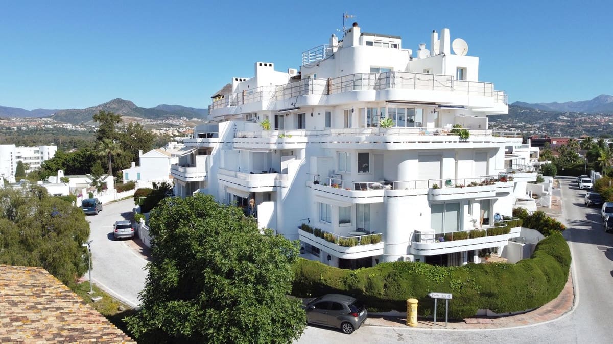 3 soveværelse Lejlighed til salg i Guadalmina - € 750.000 (Ref: 9288470)