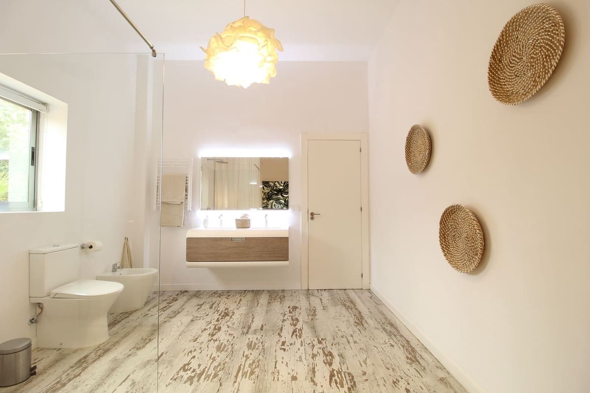 4 bedroom Villa for sale in Benahavis with pool garage - € 2,400,000 (Ref: 9288473)