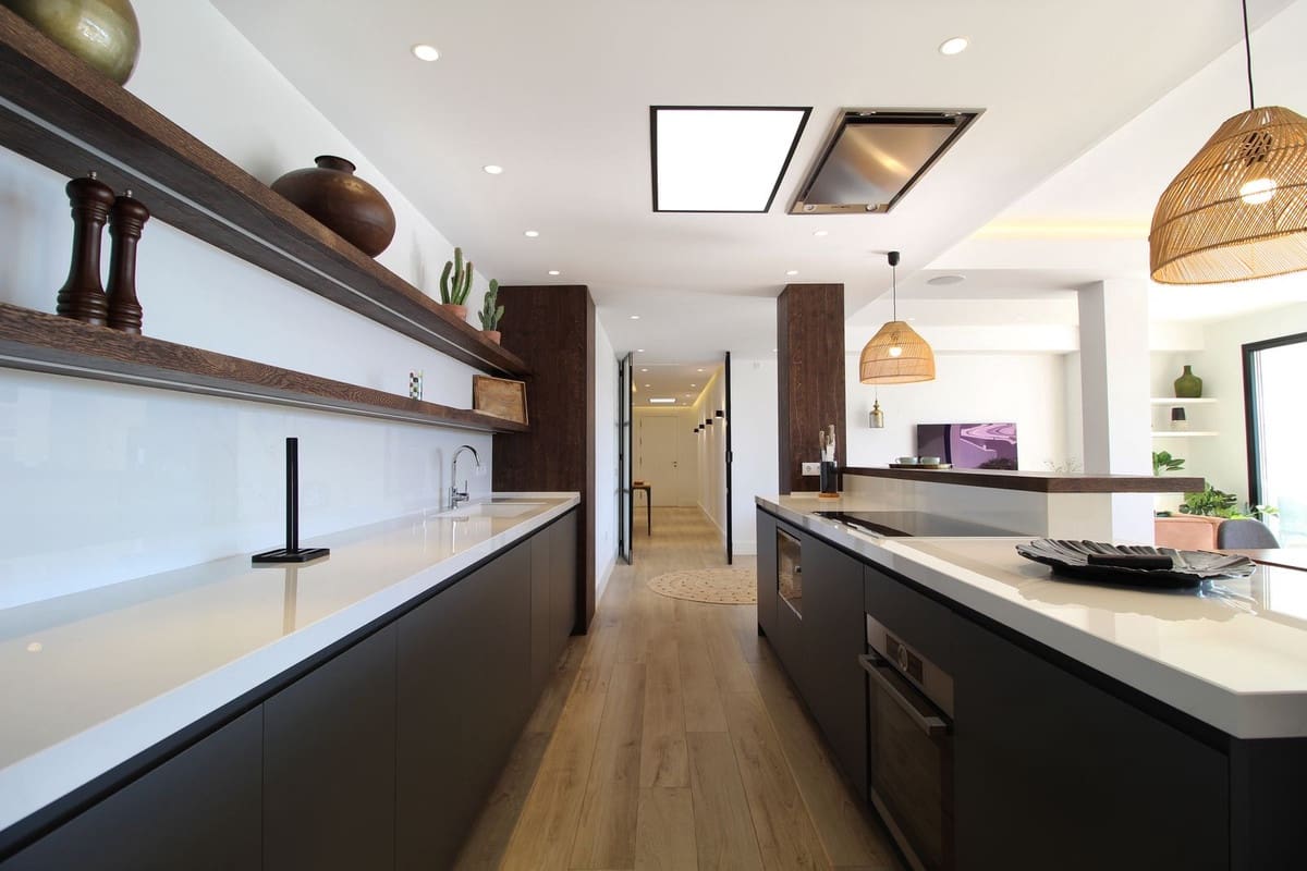 4 soverom Penthouse til salgs i Nueva Andalucia med svømmebasseng garasje - € 2 495 000 (Ref: 9288474)