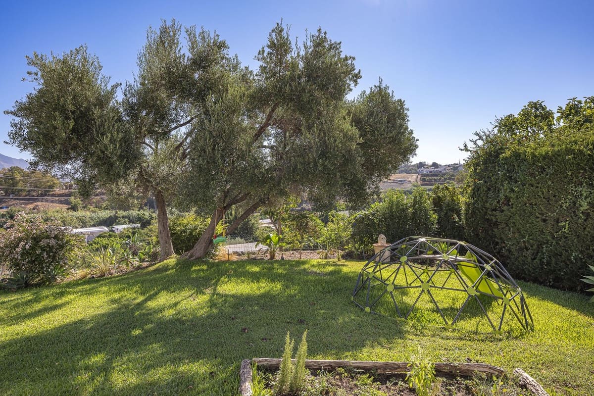 4 bedroom Villa for sale in Guadalmina - € 1,650,000 (Ref: 9288475)