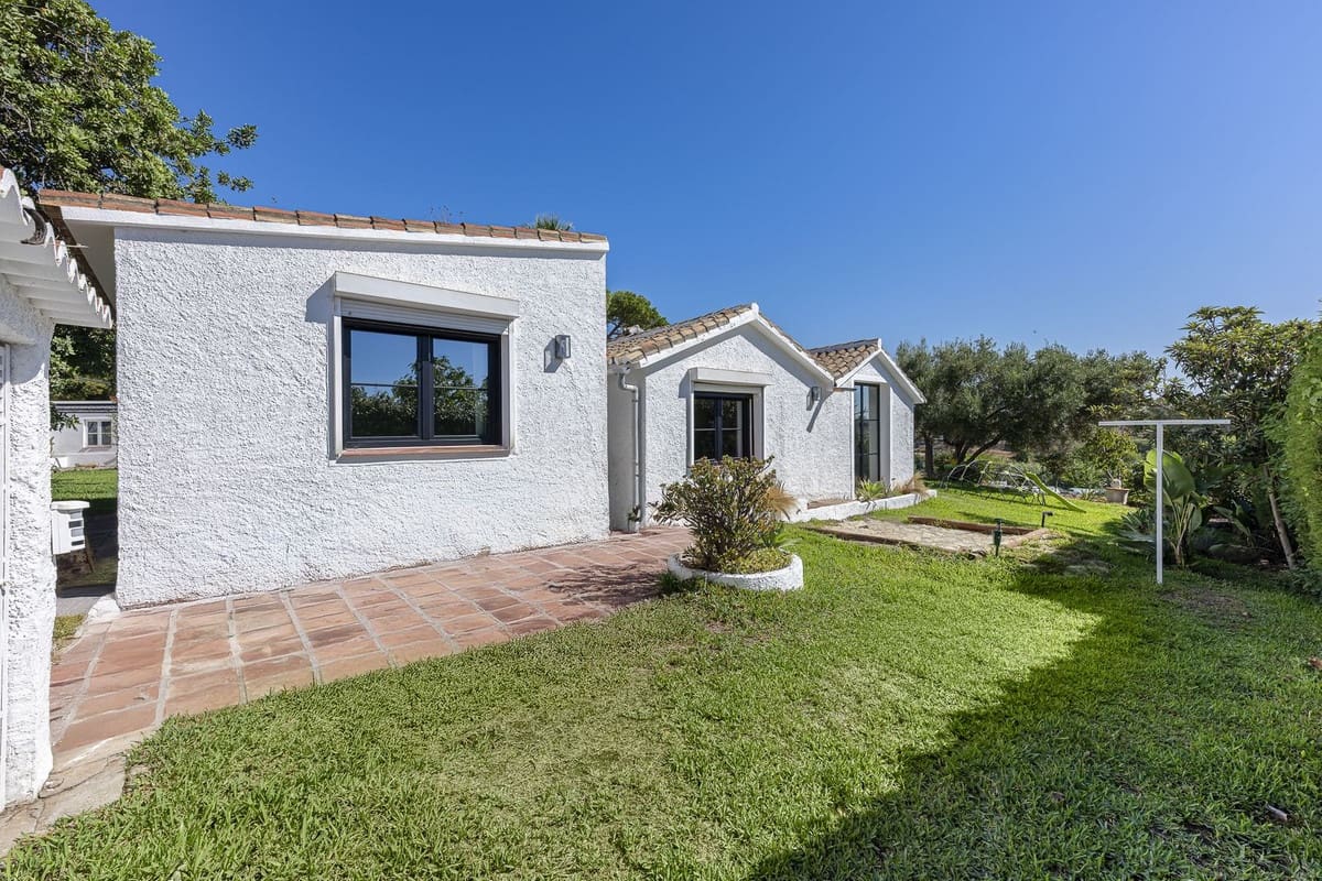 4 bedroom Villa for sale in Guadalmina - € 1,650,000 (Ref: 9288475)