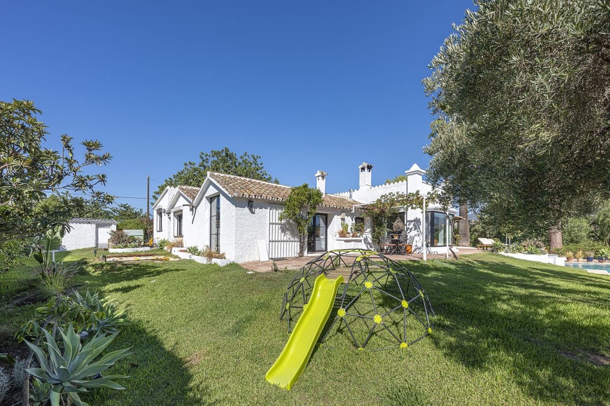 4 bedroom Villa for sale in Guadalmina - € 1,650,000 (Ref: 9288475)
