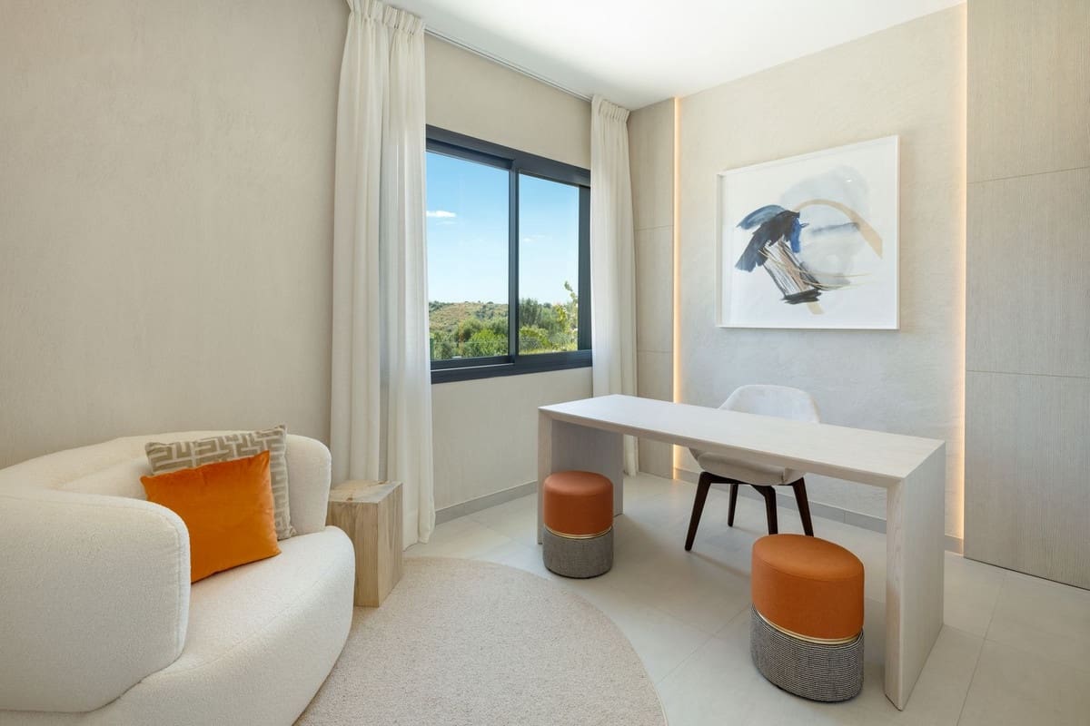 4 bedroom Townhouse for sale in Marbella with pool garage - € 1,675,000 (Ref: 9288476)