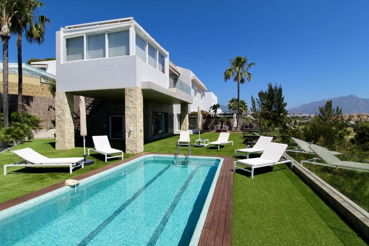 3 quarto Moradia para venda em Benahavis com piscina garagem - 1 750 000 € (Ref: 9288478)