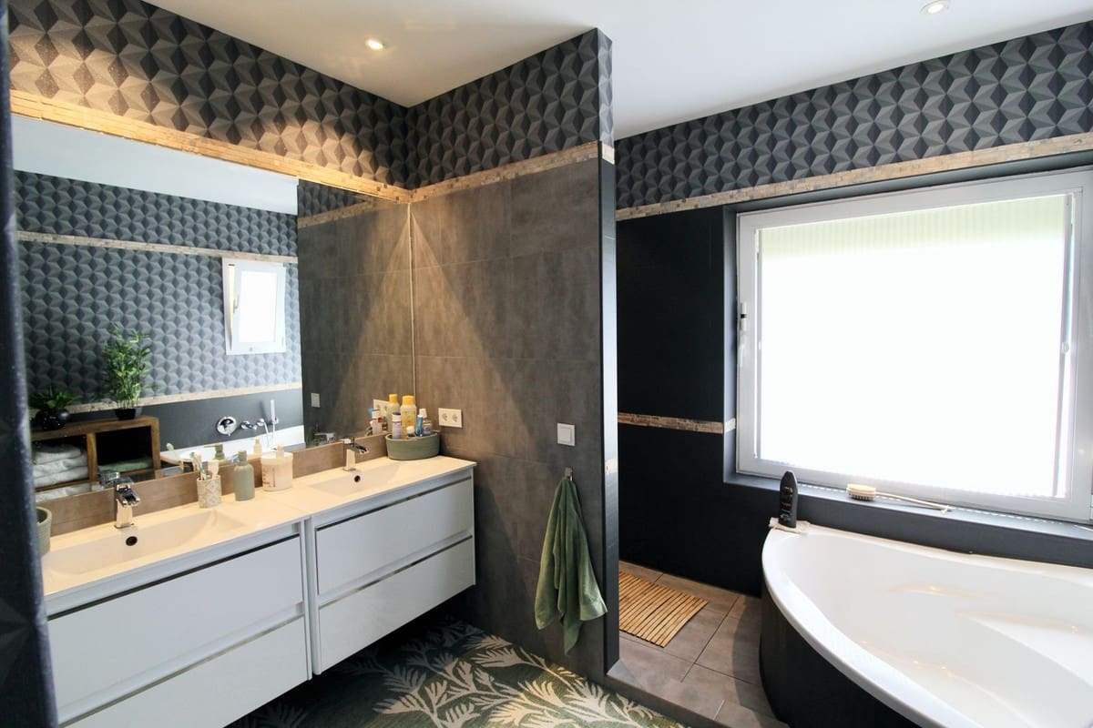 3 quarto Moradia para venda em Benahavis com piscina garagem - 1 750 000 € (Ref: 9288478)