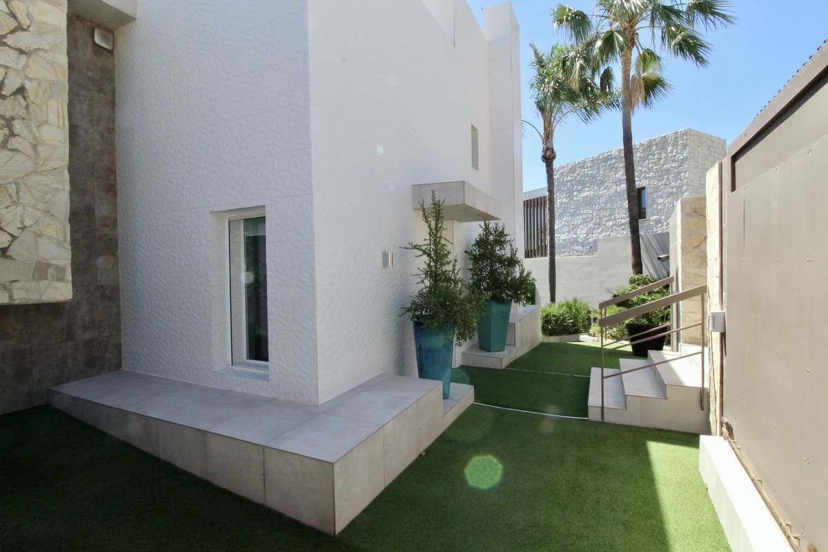 3 sovrum Villa till salu i Benahavis med pool garage - 1 750 000 € (Ref: 9288478)